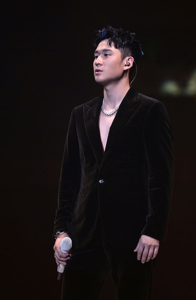 选唱陈奕迅《淘汰》 周兴哲被邓紫棋亏爆