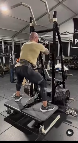 道维强森陷肌肉造假争议 昔认用药现在是真材实料