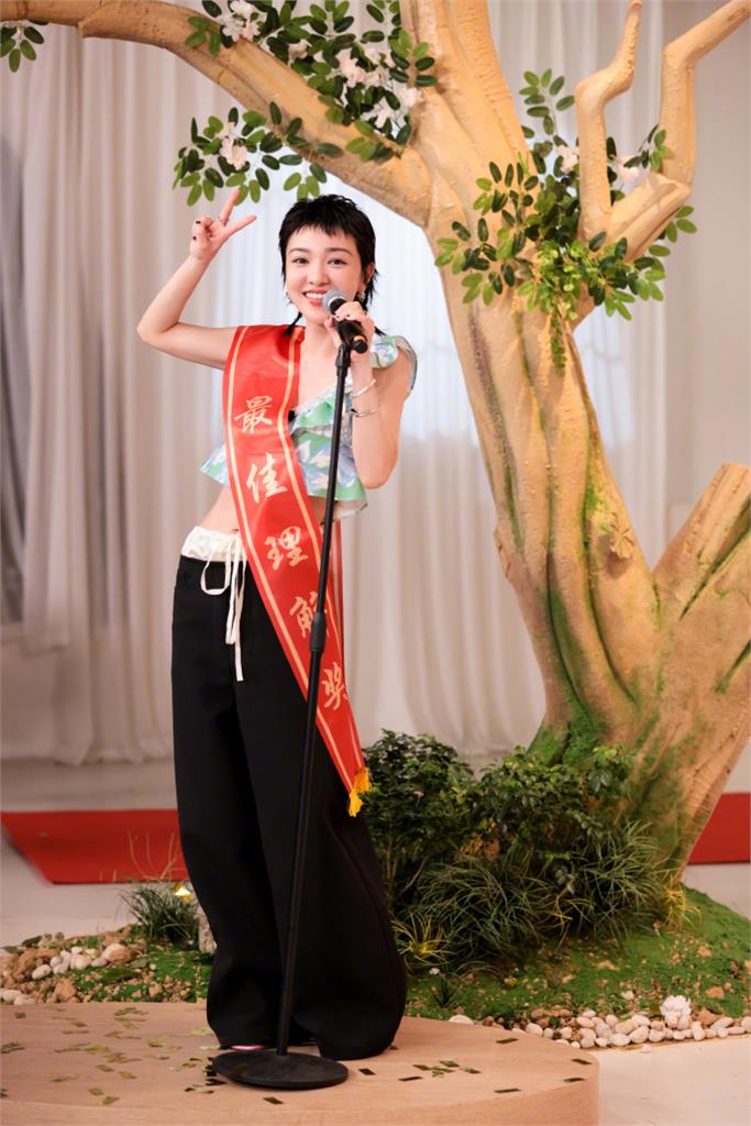 郭采洁晒素颜照 眉毛失踪惨变“无眉道人”