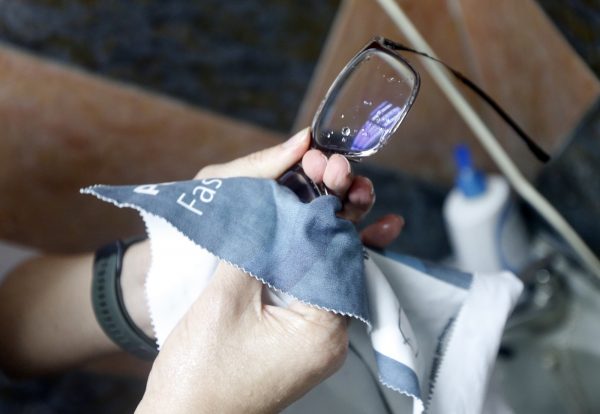 配上合适眼镜,老眼不再昏花