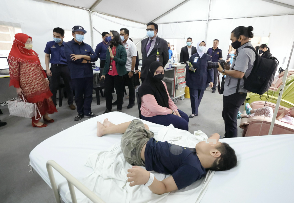 里卡士医院床位超负荷 副卫长:需建新楼