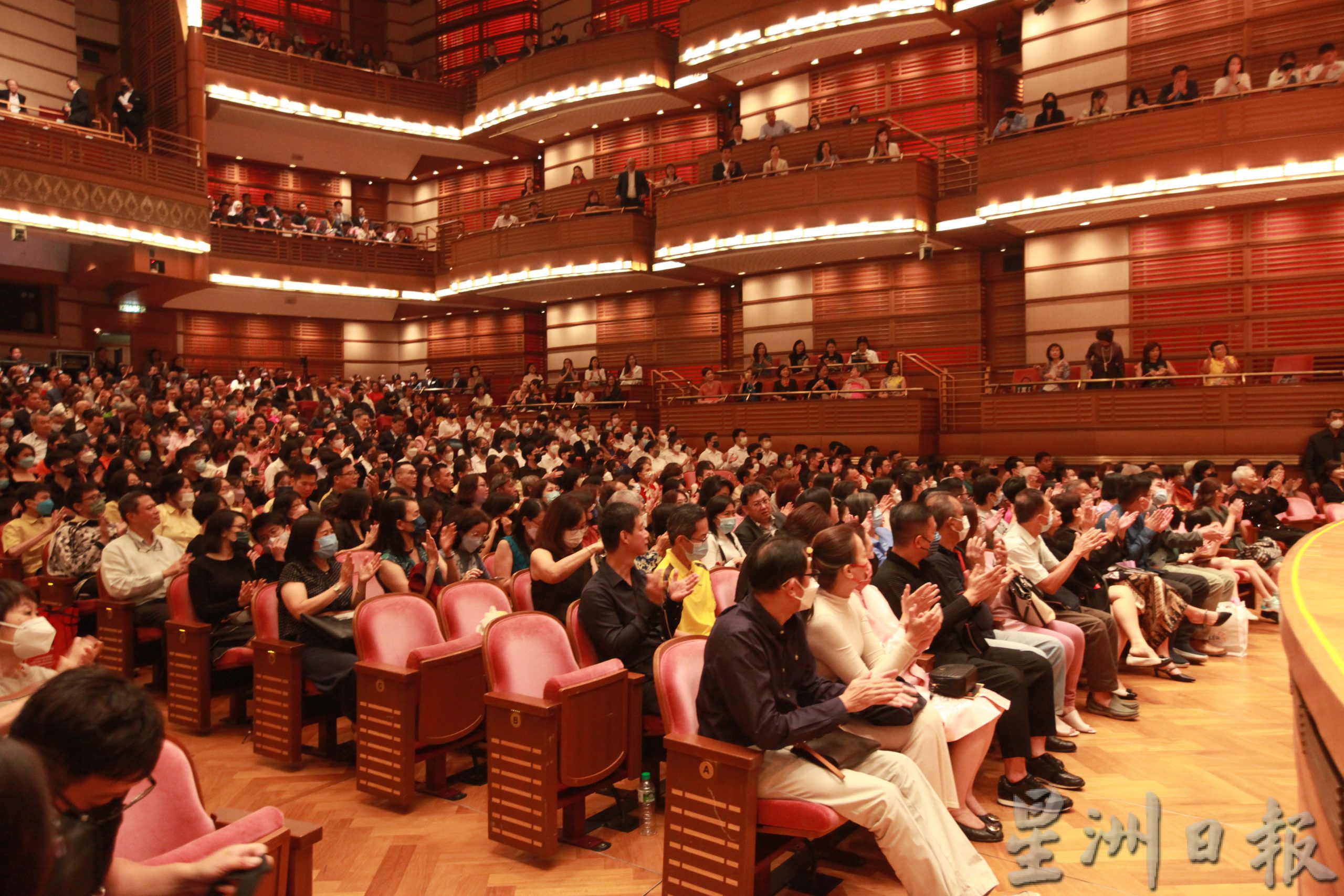 陈秋霞慈善指唱会圆满落幕