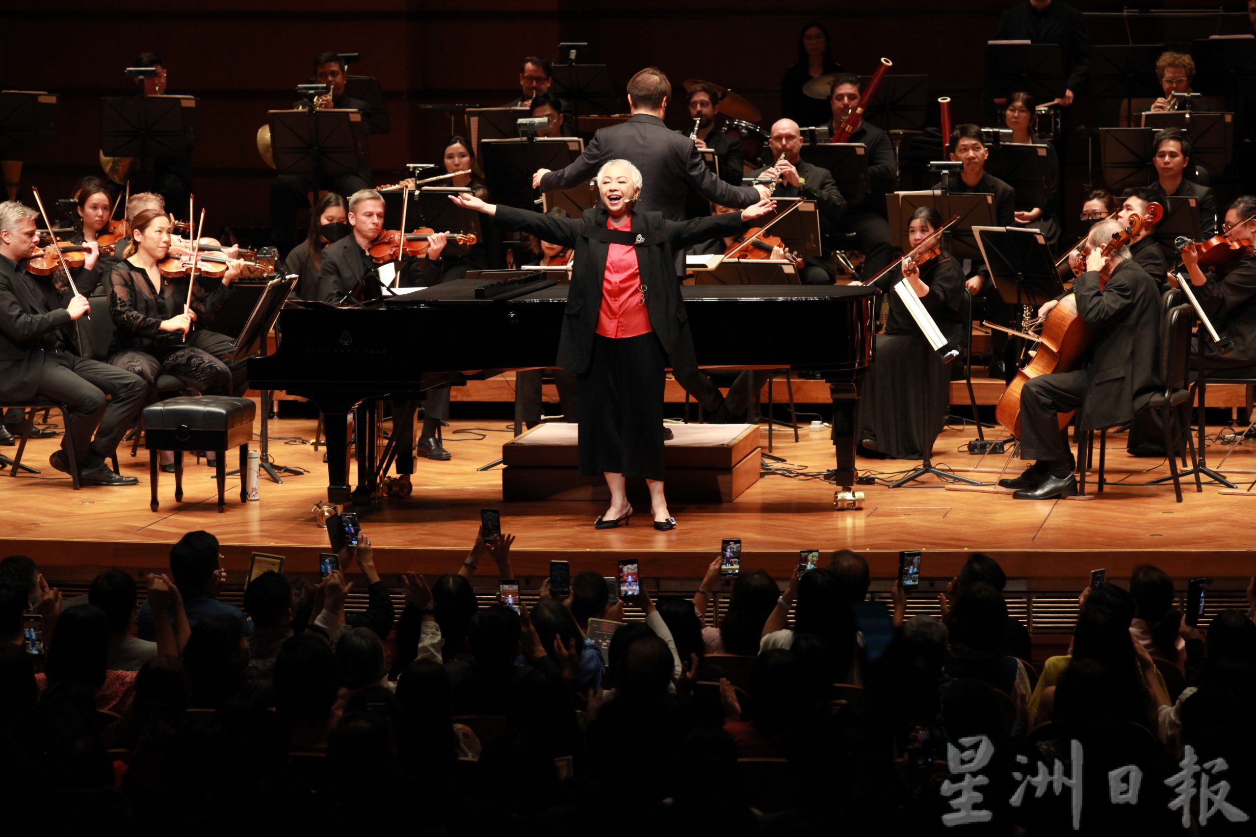 陈秋霞慈善指唱会圆满落幕