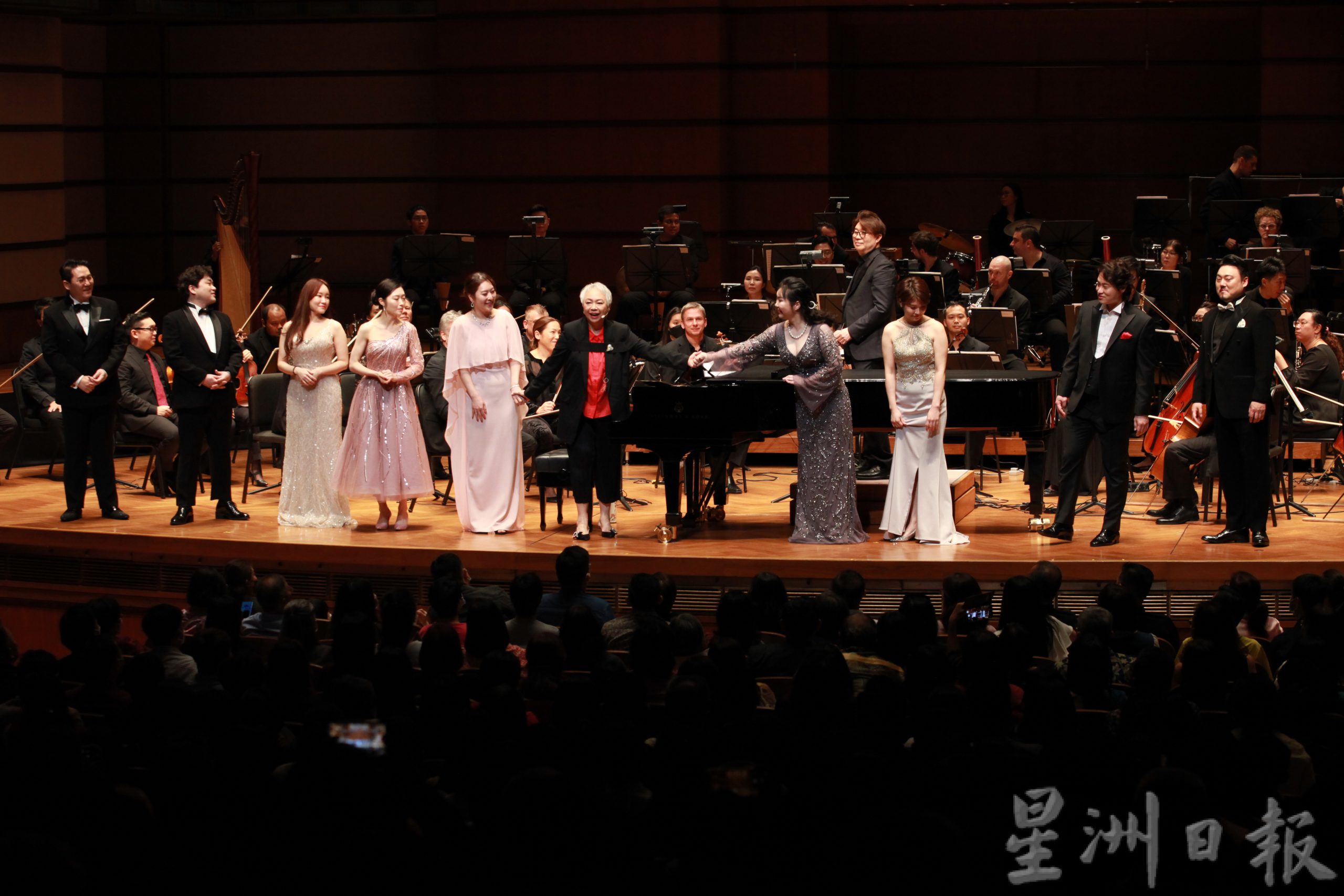 陈秋霞慈善指唱会圆满落幕