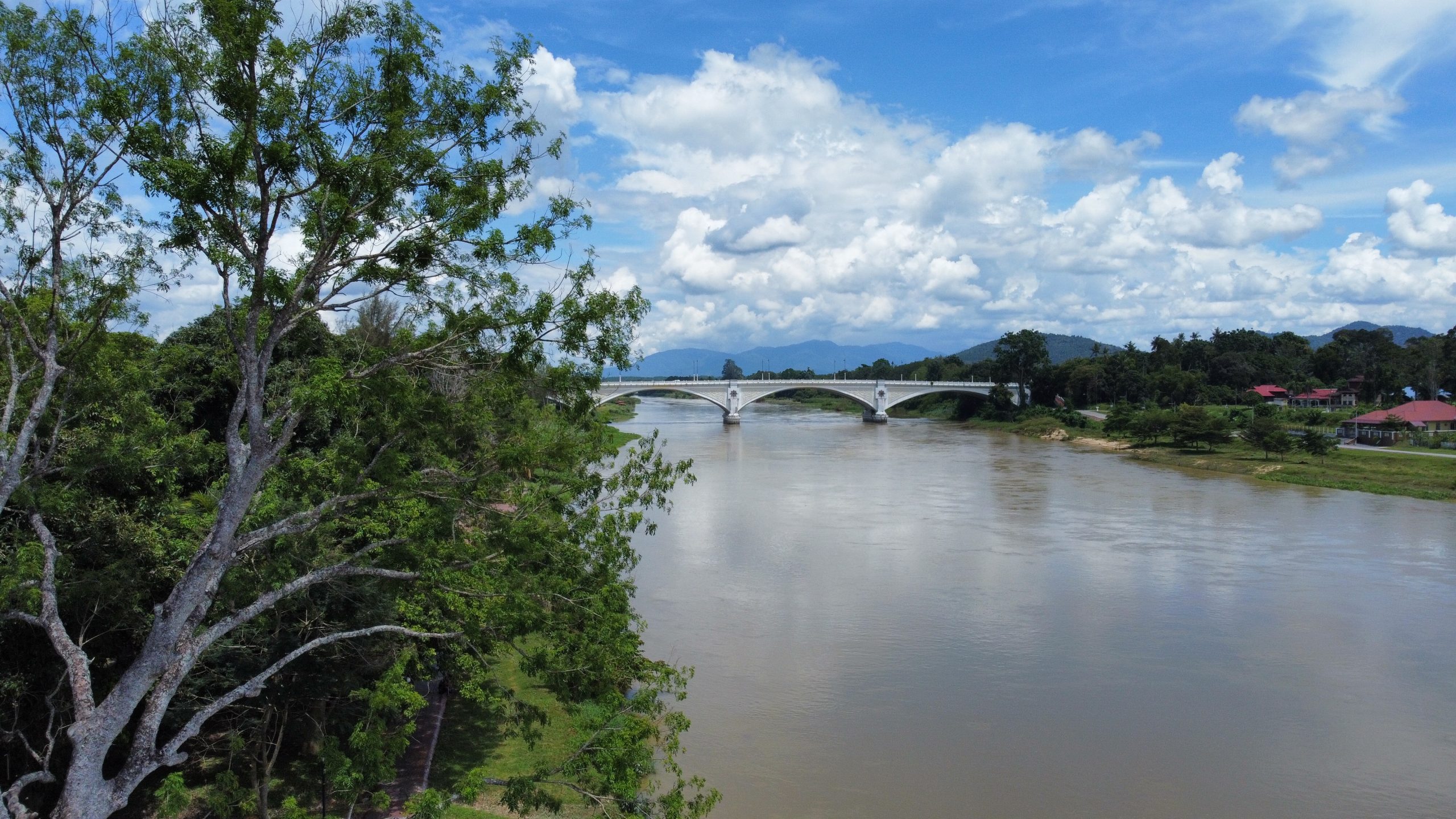 霹:备用版头/江沙游船河活动太单调缺乏噱头卖点