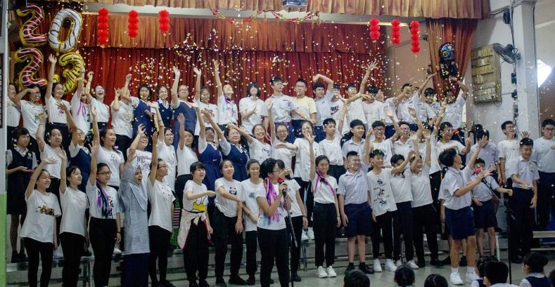 霹:怡保中山华小举行小六毕业典礼