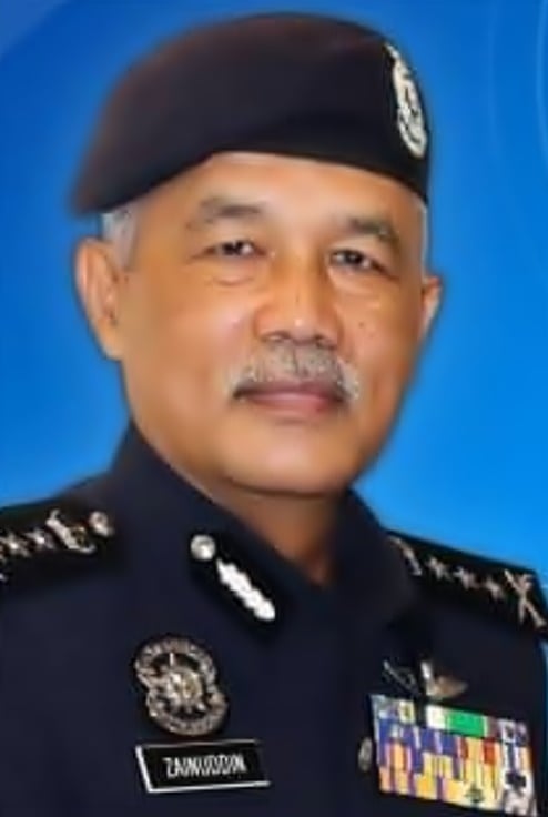 霹：版六小头／曾在下霹任警职 5警官任州警长