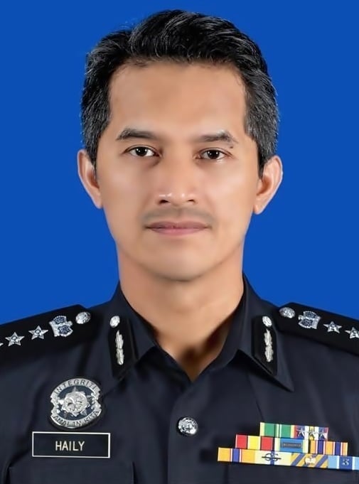 霹：版六小头／曾在下霹任警职 5警官任州警长