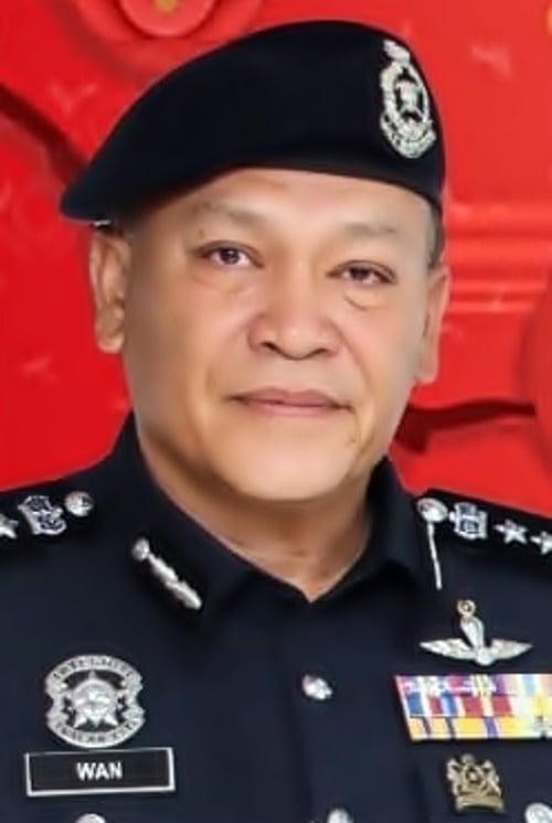 霹：版六小头／曾在下霹任警职 5警官任州警长