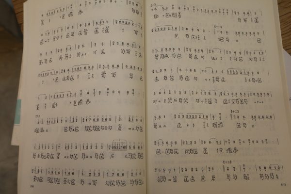 静下心来，好好感受古琴的韵味美