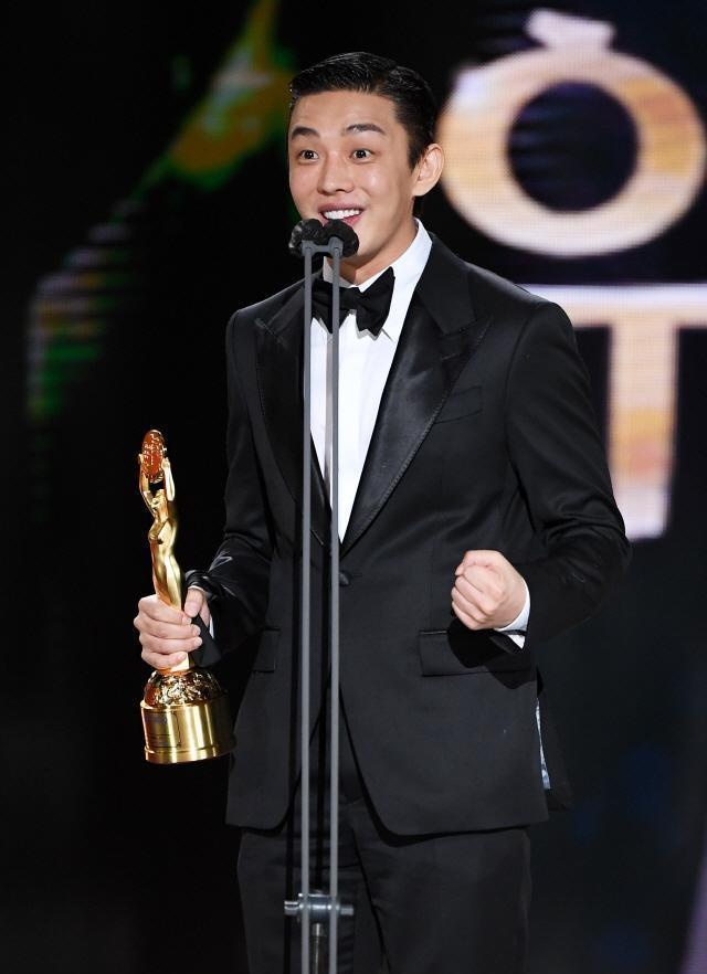 韩国影帝刘亚仁惊爆吸毒滥药　遭警方调查限制出境