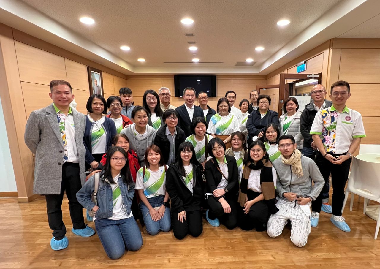 马佛青参访台湾静思精舍及佛教慈济大学