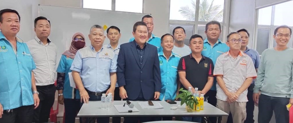 吕立才:促修改倾斗罗里的载送运输量