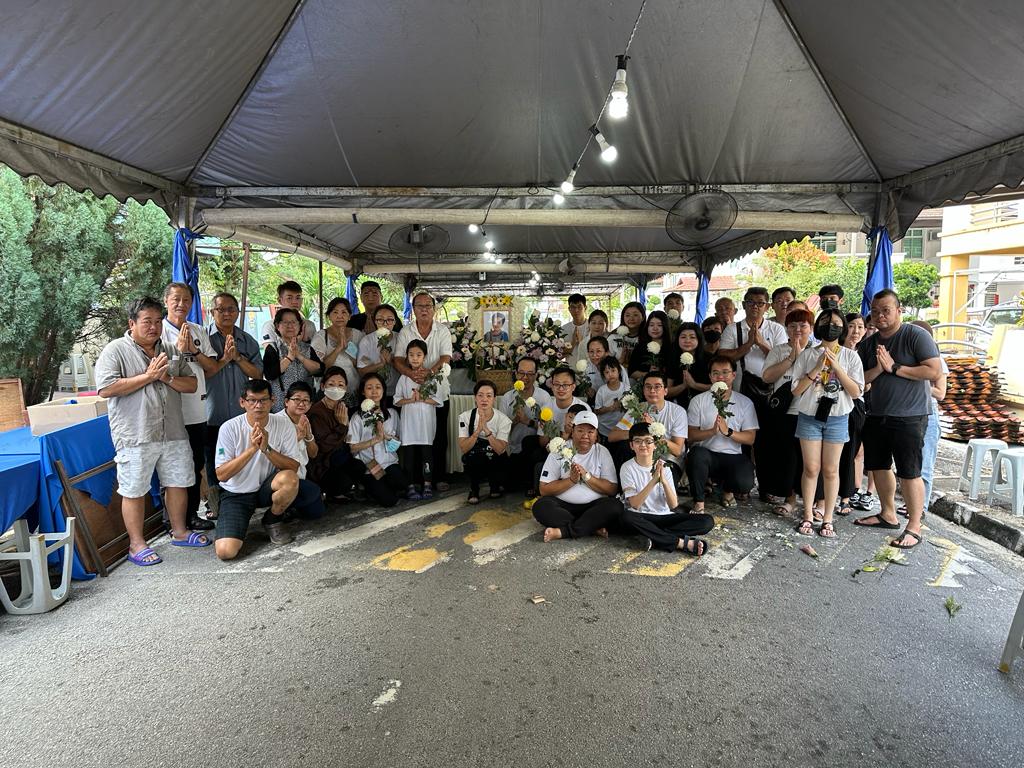 （全国）旅游公司昨晚慰问冯玉兰家属