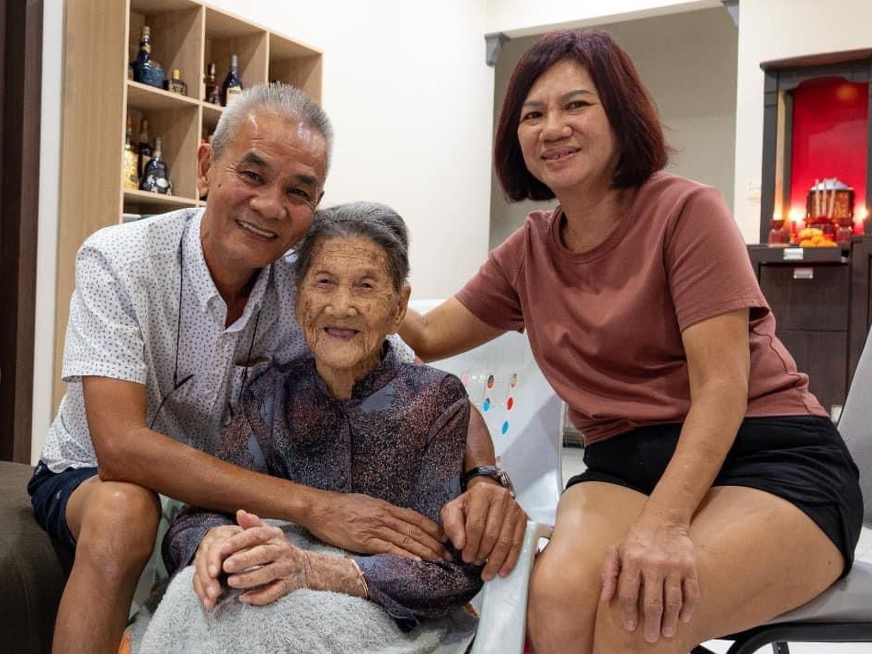 （古城封底主文）105岁人瑞何凤喜·笑过每一天