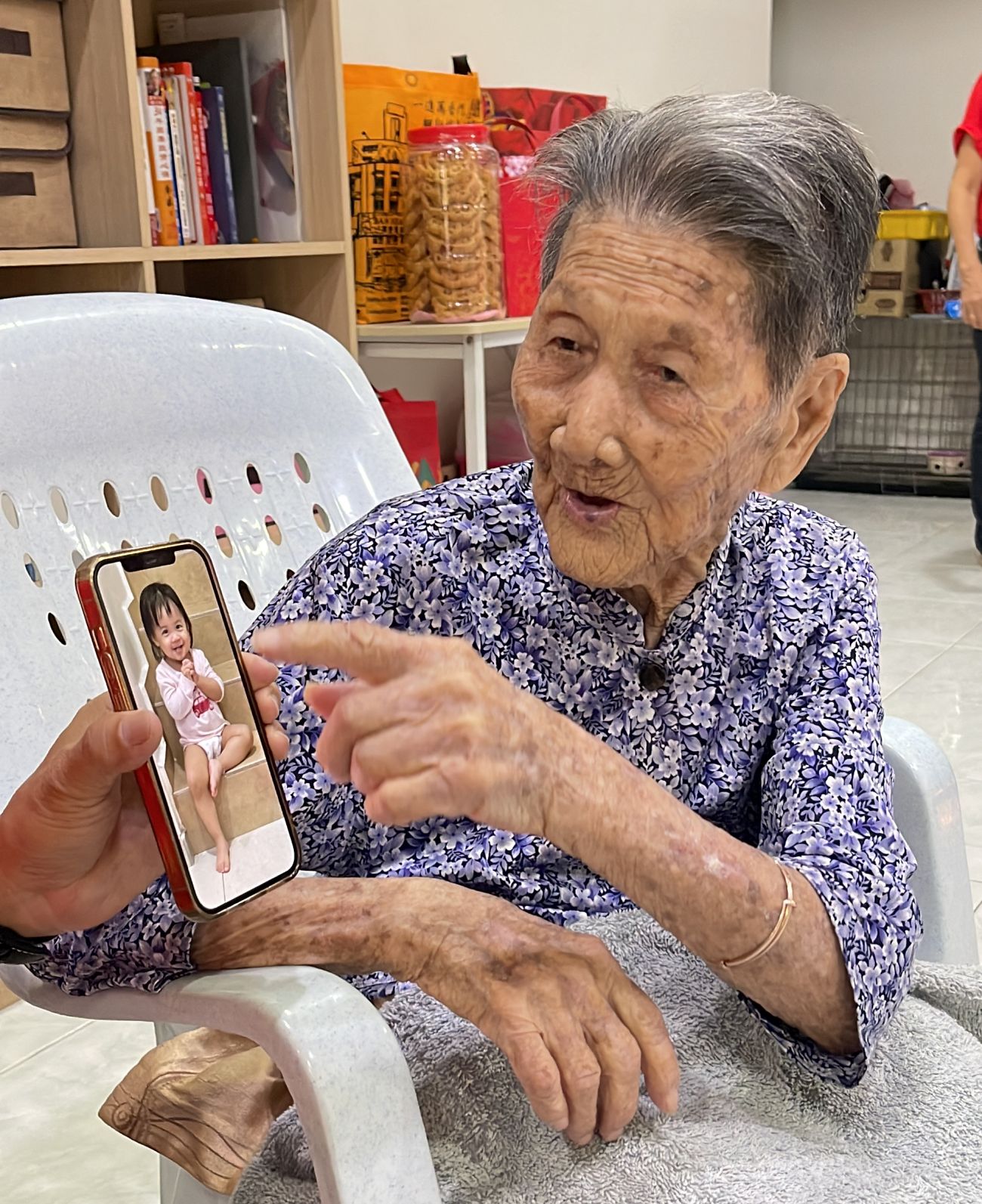 （古城封底主文）105岁人瑞何凤喜·笑过每一天