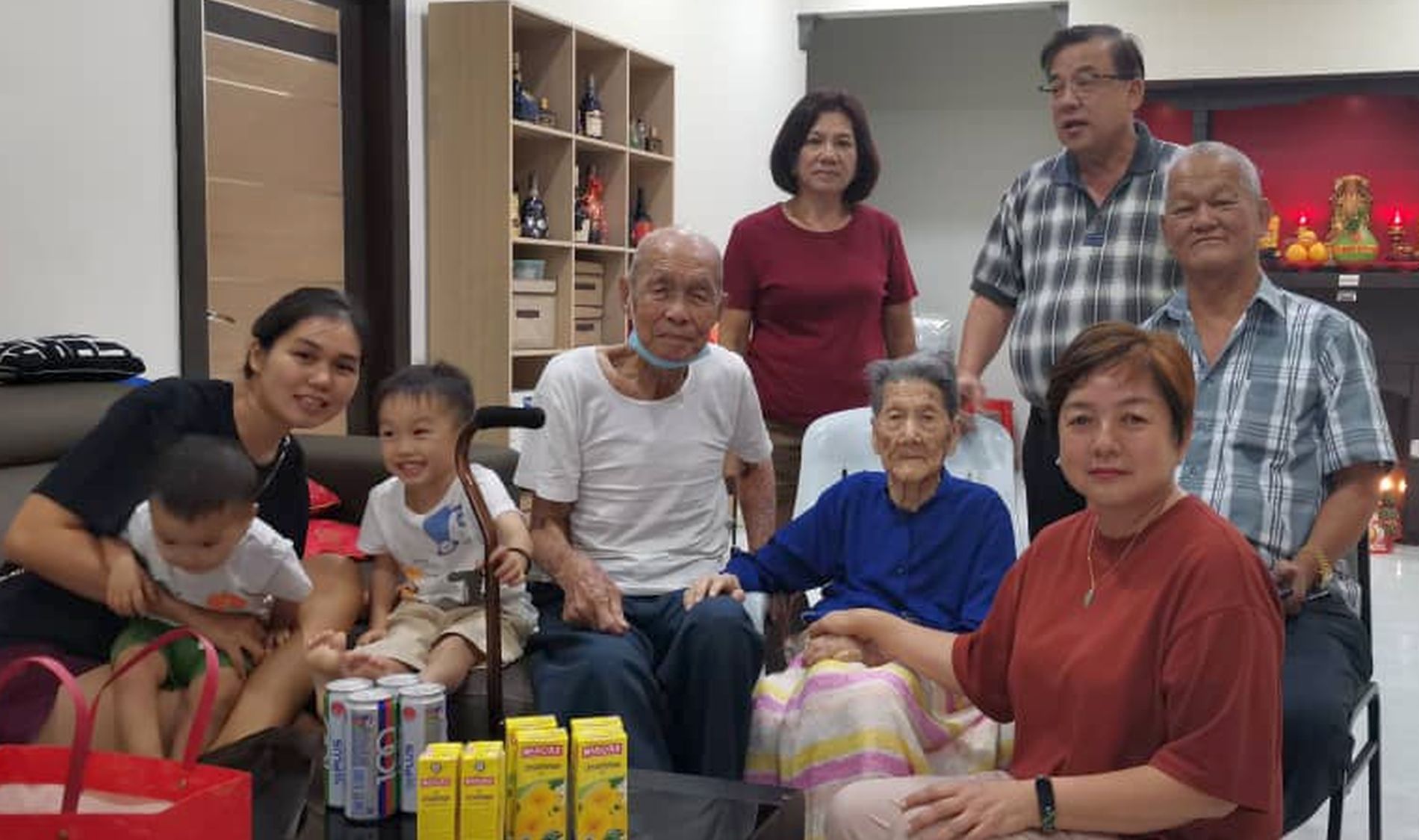 （古城封底主文）105岁人瑞何凤喜·笑过每一天