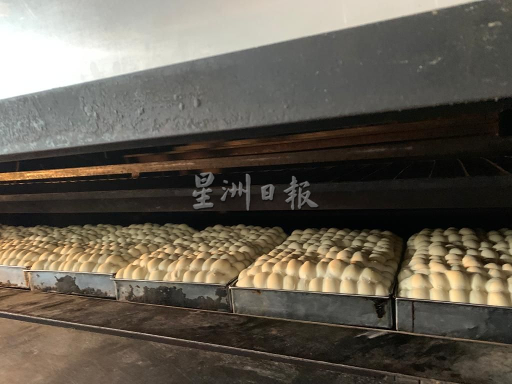 （古城封底主文）《乡镇情深》逢周一见报-马接峇鲁新村