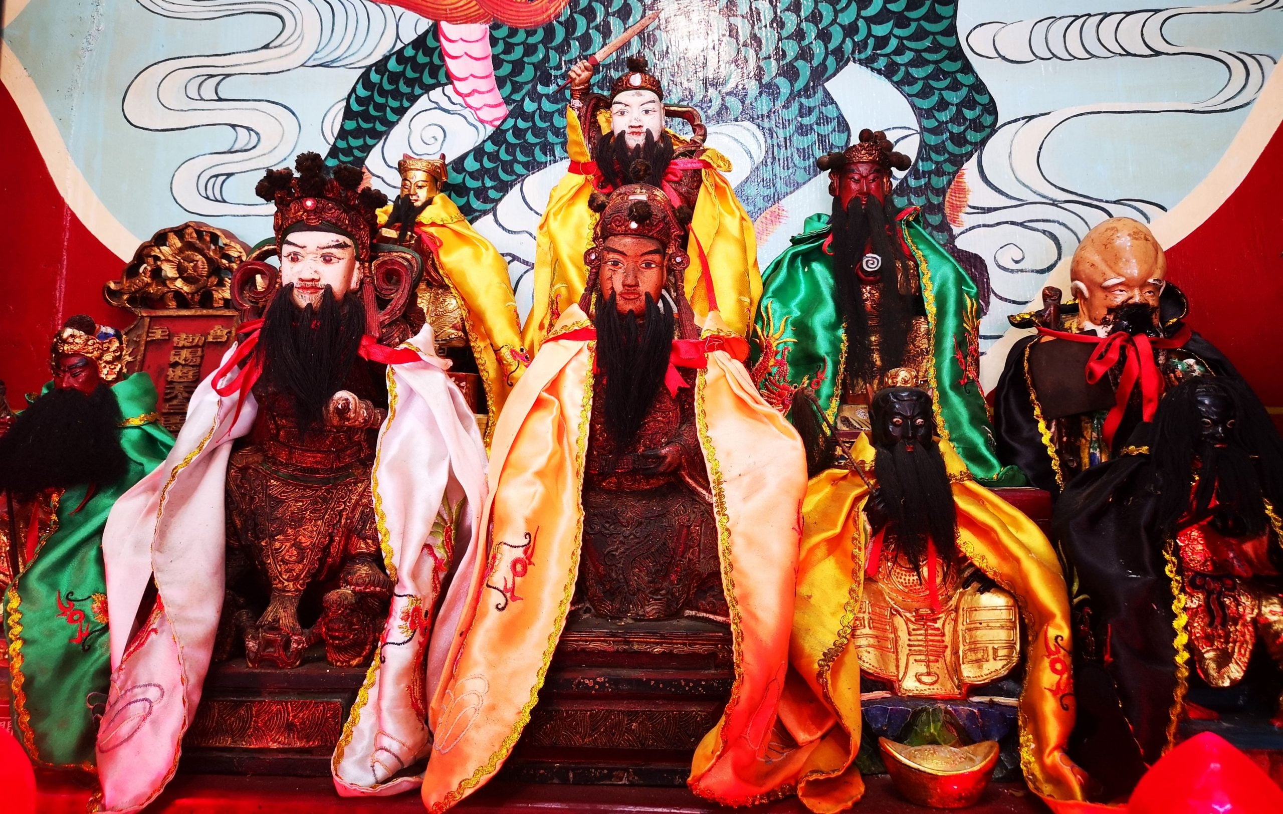 (古城封底主文)《庙堂之旅》新邦牙令逾百年老庙三圣庙 座主木轿单脚踩茶杯直立不倒 令人啧啧称奇