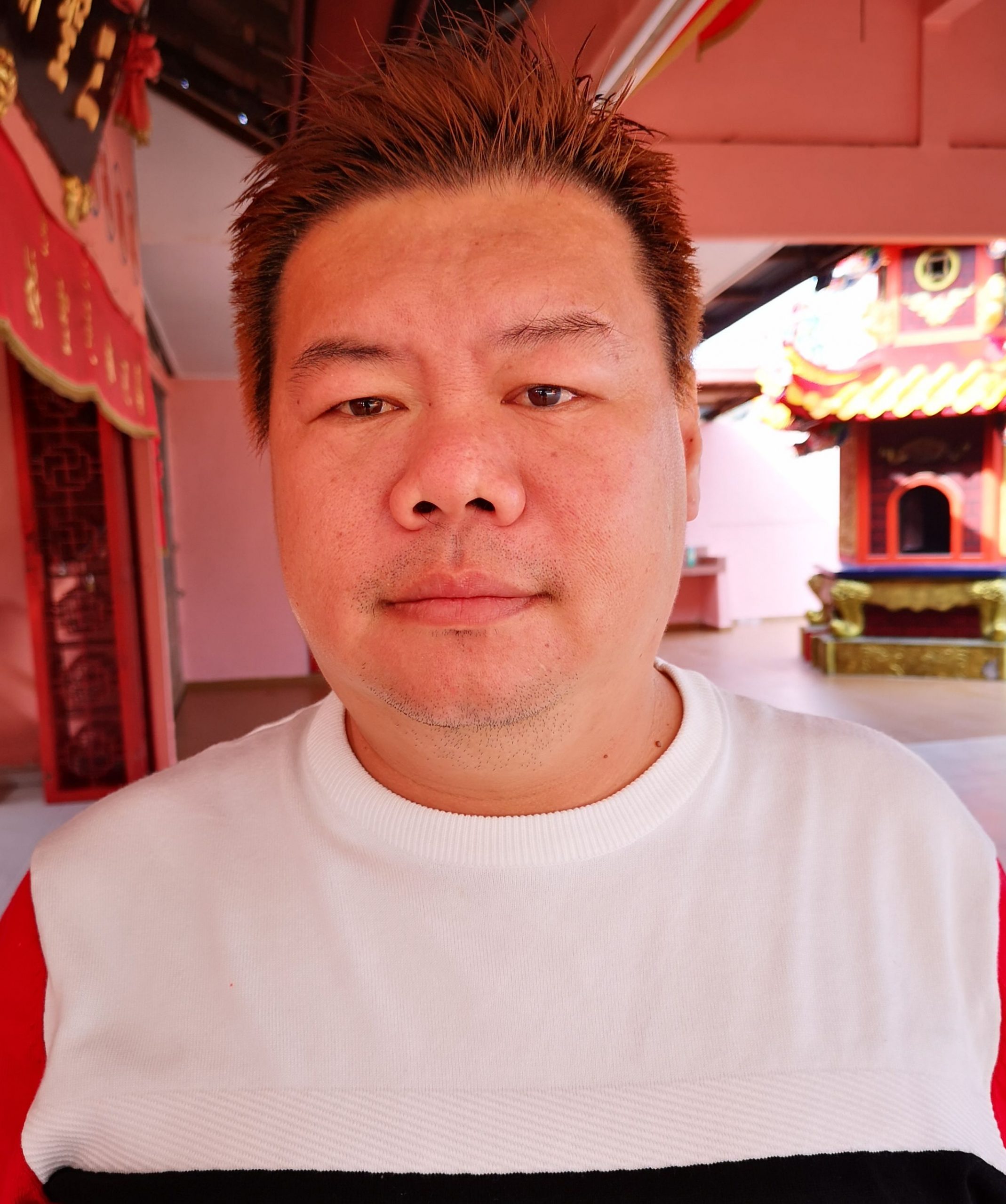 (古城封底主文)《庙堂之旅》新邦牙令逾百年老庙三圣庙 座主木轿单脚踩茶杯直立不倒 令人啧啧称奇