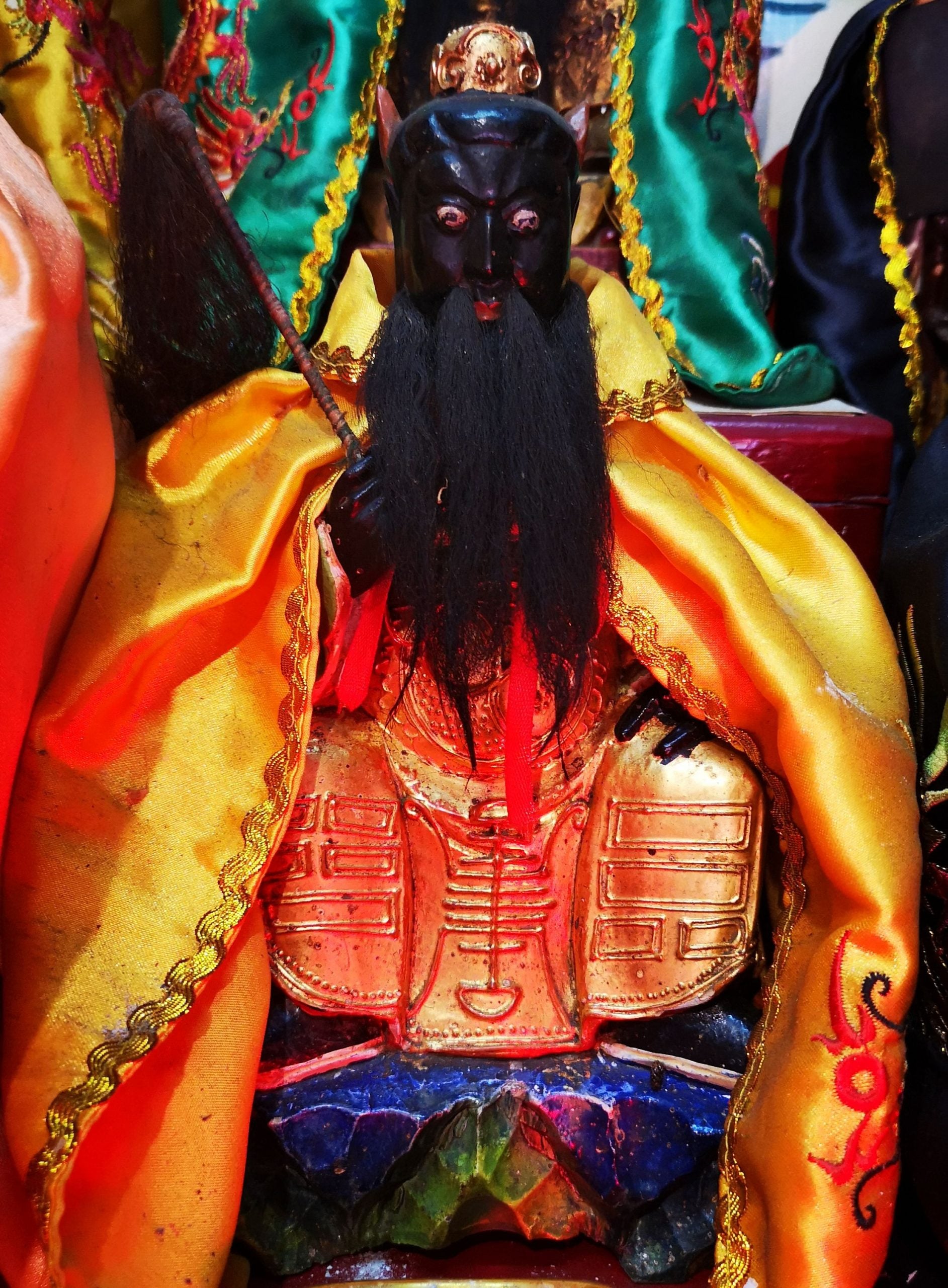 (古城封底主文)《庙堂之旅》新邦牙令逾百年老庙三圣庙 座主木轿单脚踩茶杯直立不倒 令人啧啧称奇