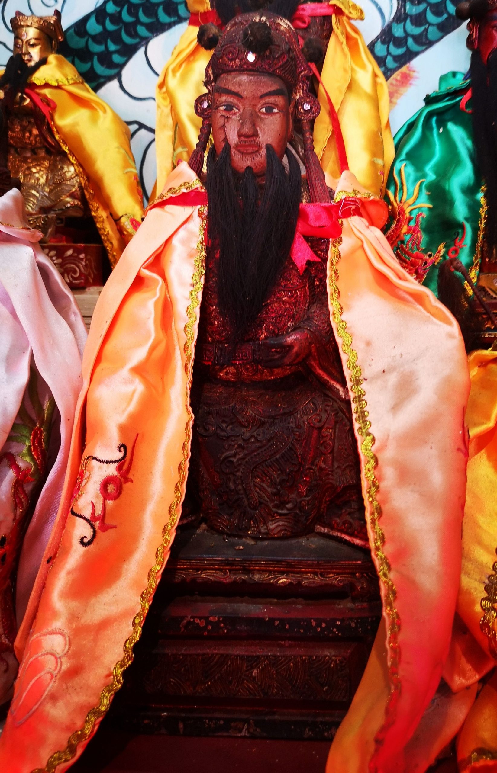 (古城封底主文)《庙堂之旅》新邦牙令逾百年老庙三圣庙 座主木轿单脚踩茶杯直立不倒 令人啧啧称奇