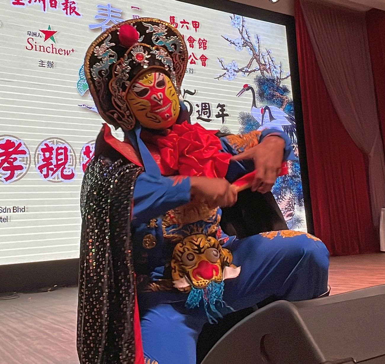（古城封底主文）【带你去找爱】：印裔变脸师的爱