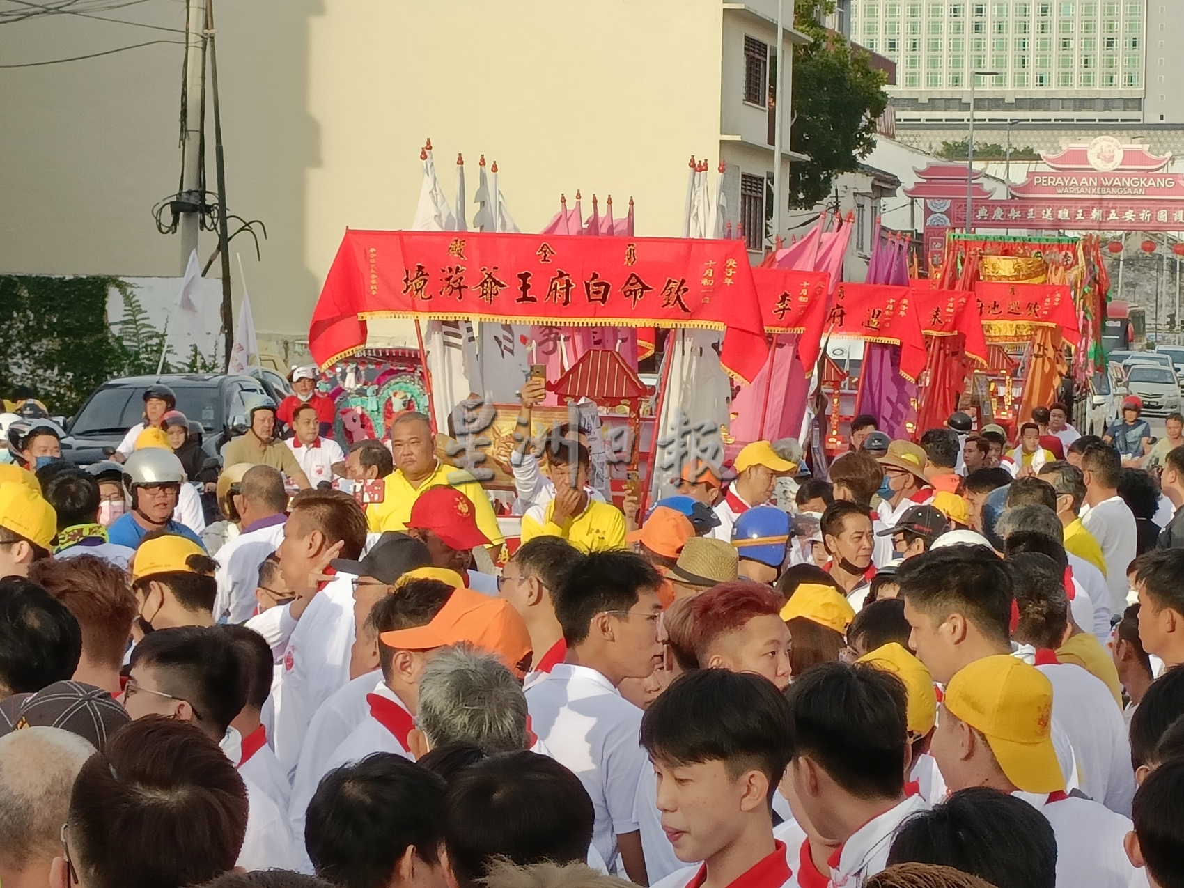 （古城封底主文）勇全殿王爷出游巡境 场面热闹