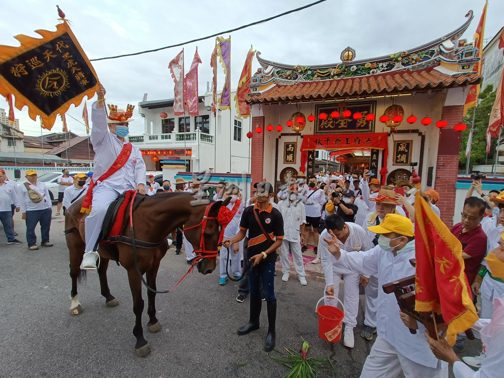 （古城封底主文）勇全殿王爷出游巡境 场面热闹