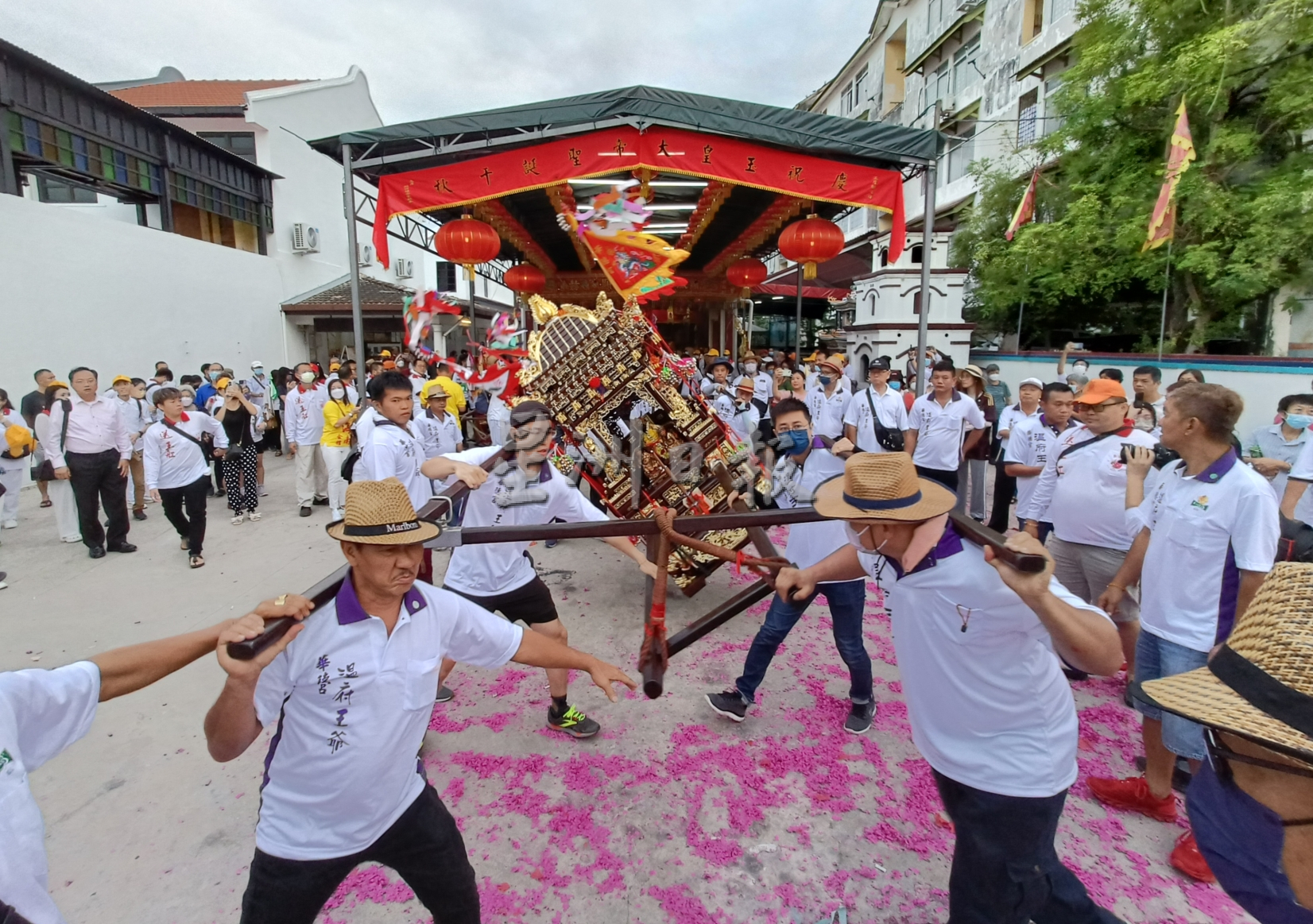 （古城封底主文）勇全殿王爷出游巡境 场面热闹