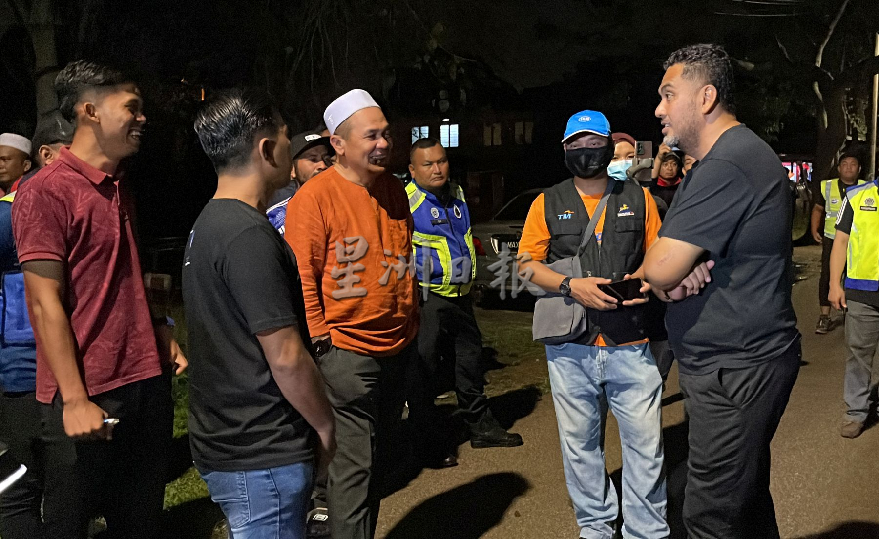 (古城封面主文)大批执法队伍午夜突击罗兴亚村 1男被扣