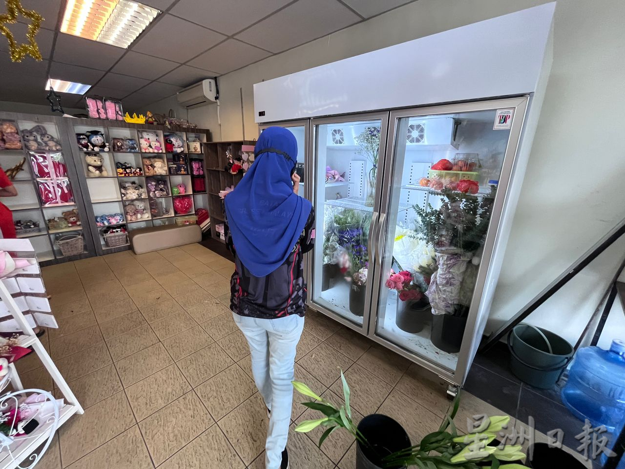 （古城封面主文）花商线上线下齐发力，情人节花束订单踊跃