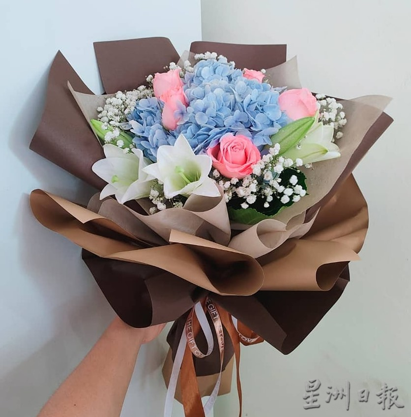 （古城封面主文）花商线上线下齐发力，情人节花束订单踊跃