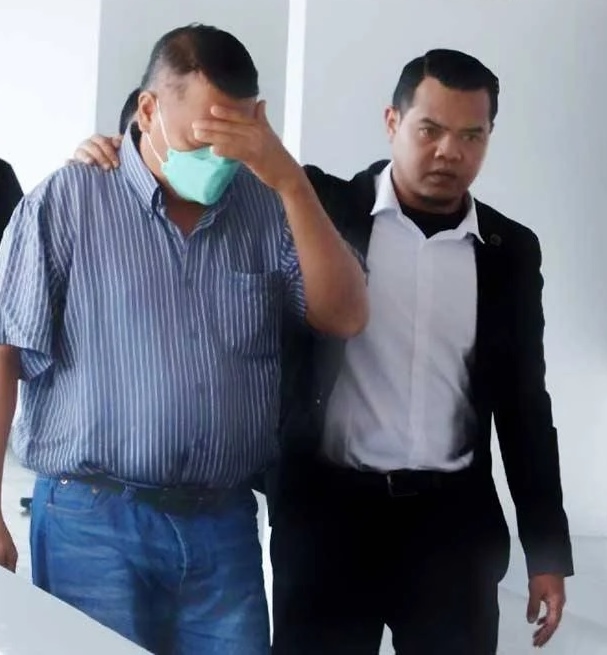 (古城版)男子接受贿赂被控