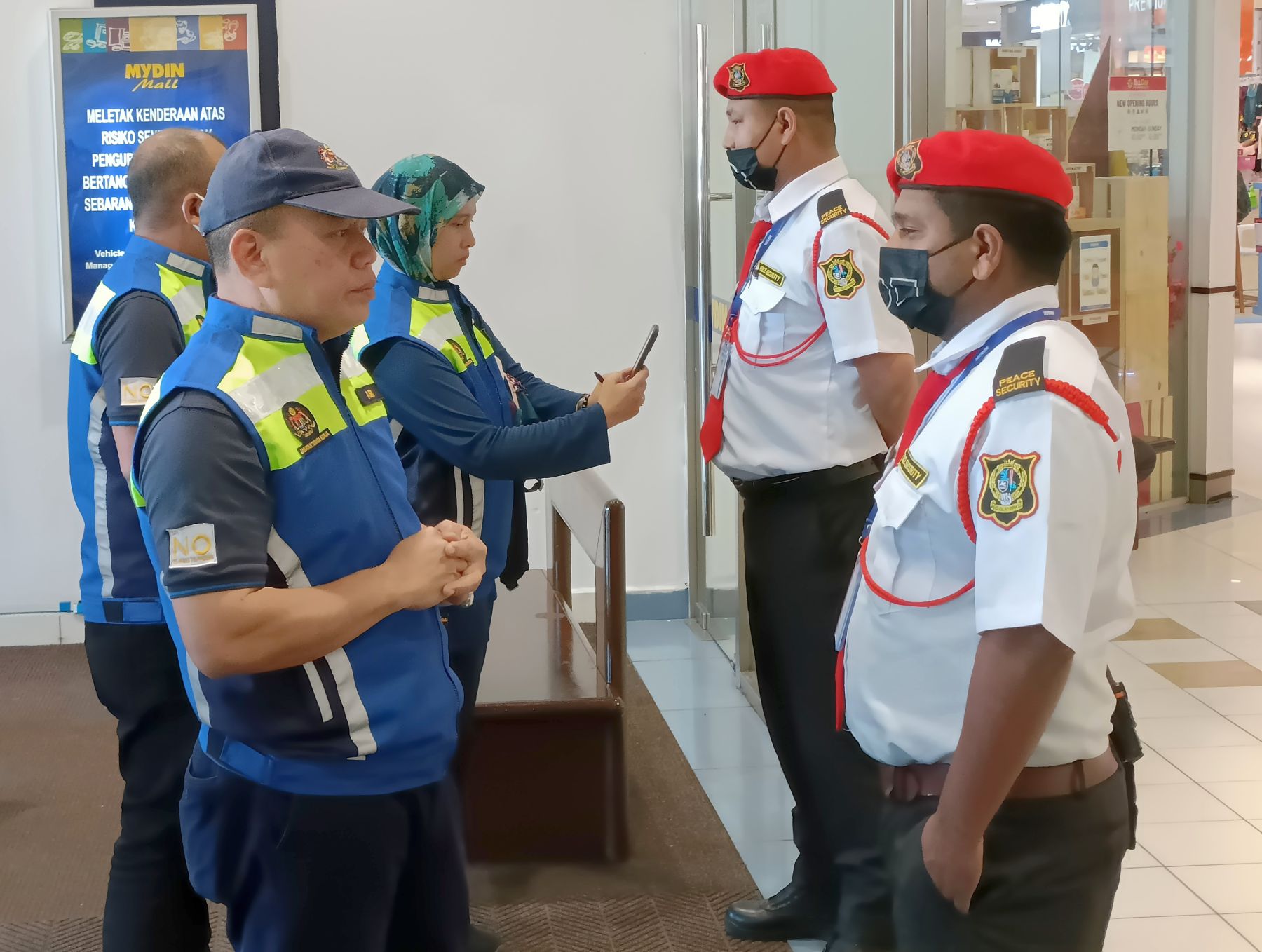 （古城第三版主文）劳工局突检外劳宿舍·多处不符合规则