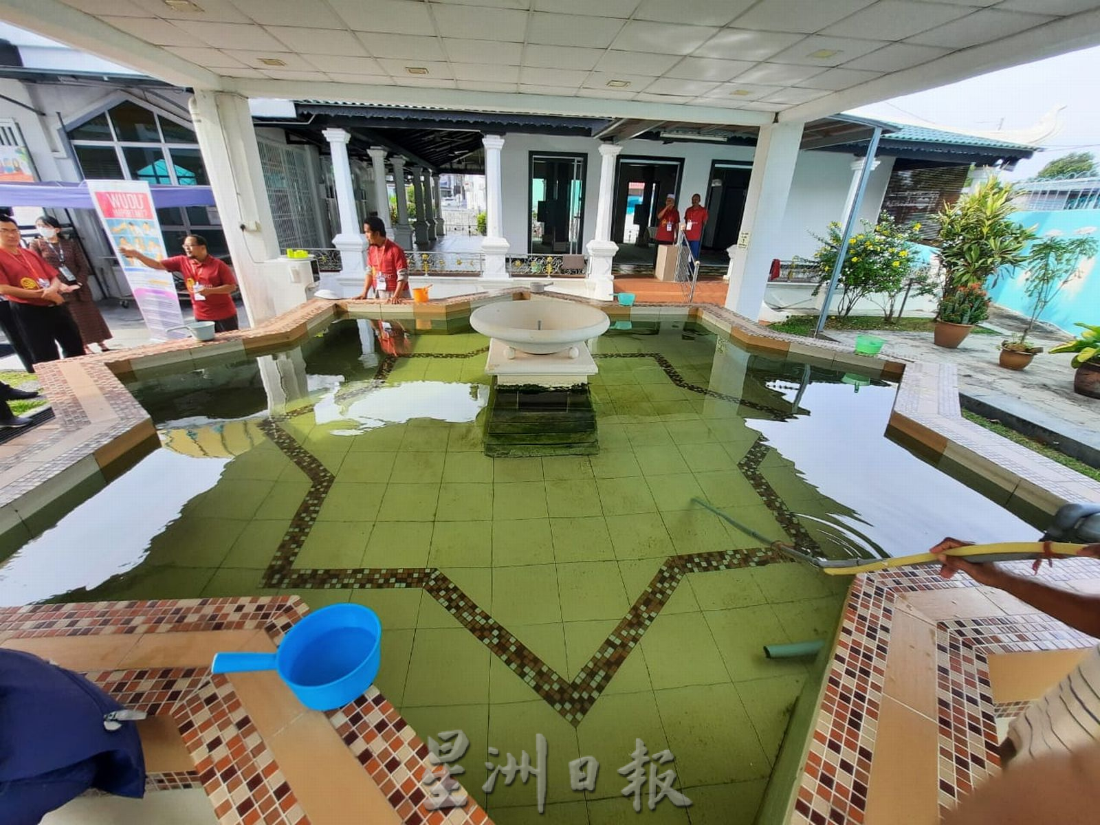 （古城第三版主文）武吉峇汝Al-Ehsan百年清真寺开放日　各族走入清真寺了解伊斯兰