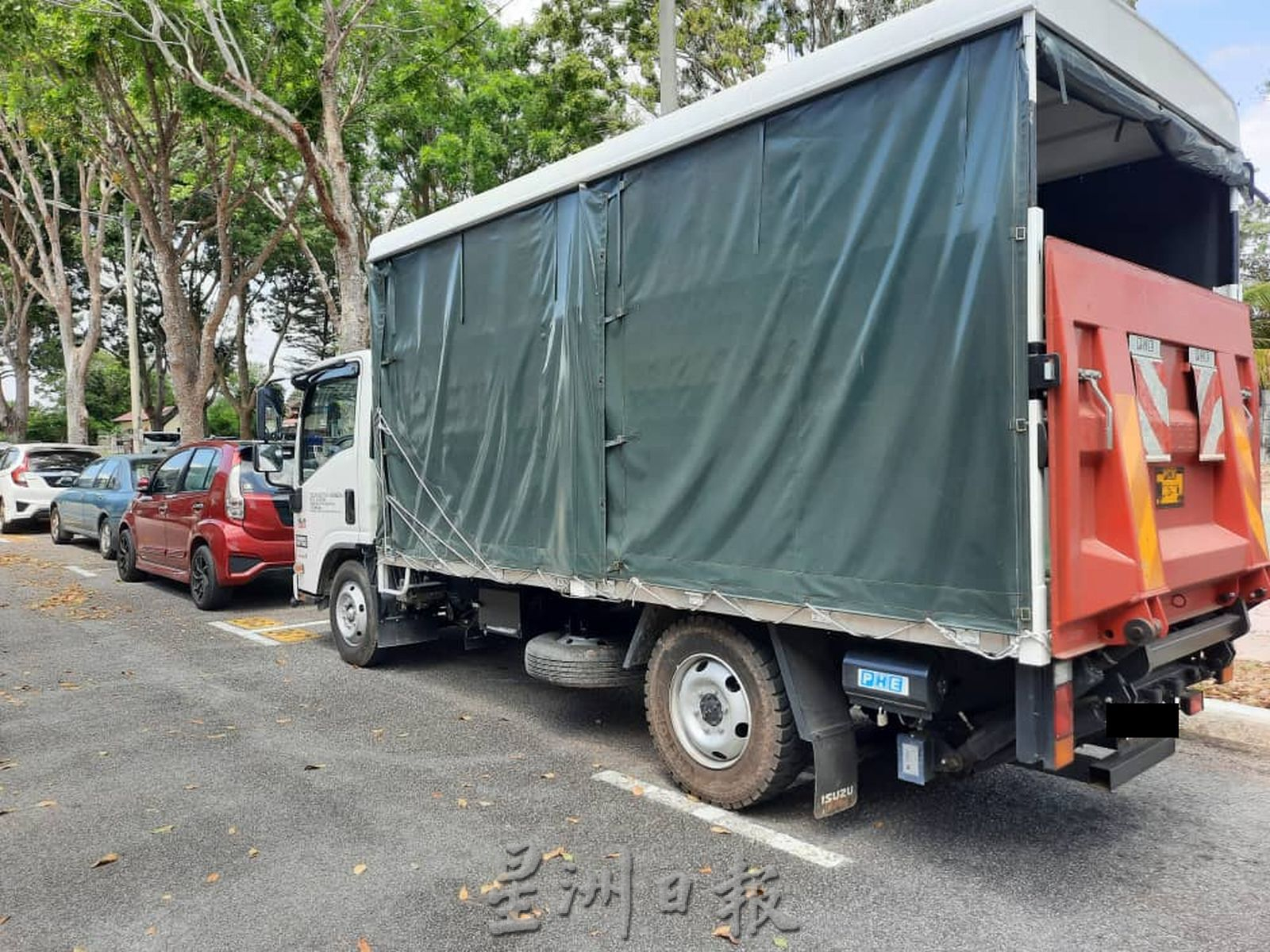 (古城第二版主文)武吉卑亚都珍珠园停车格画小了3尺!