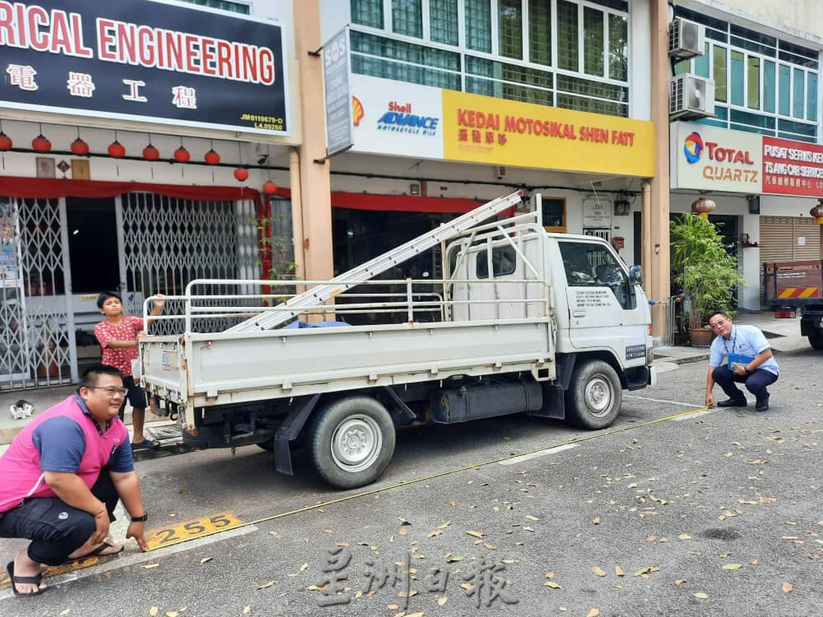 (古城第二版主文)武吉卑亚都珍珠园停车格画小了3尺!