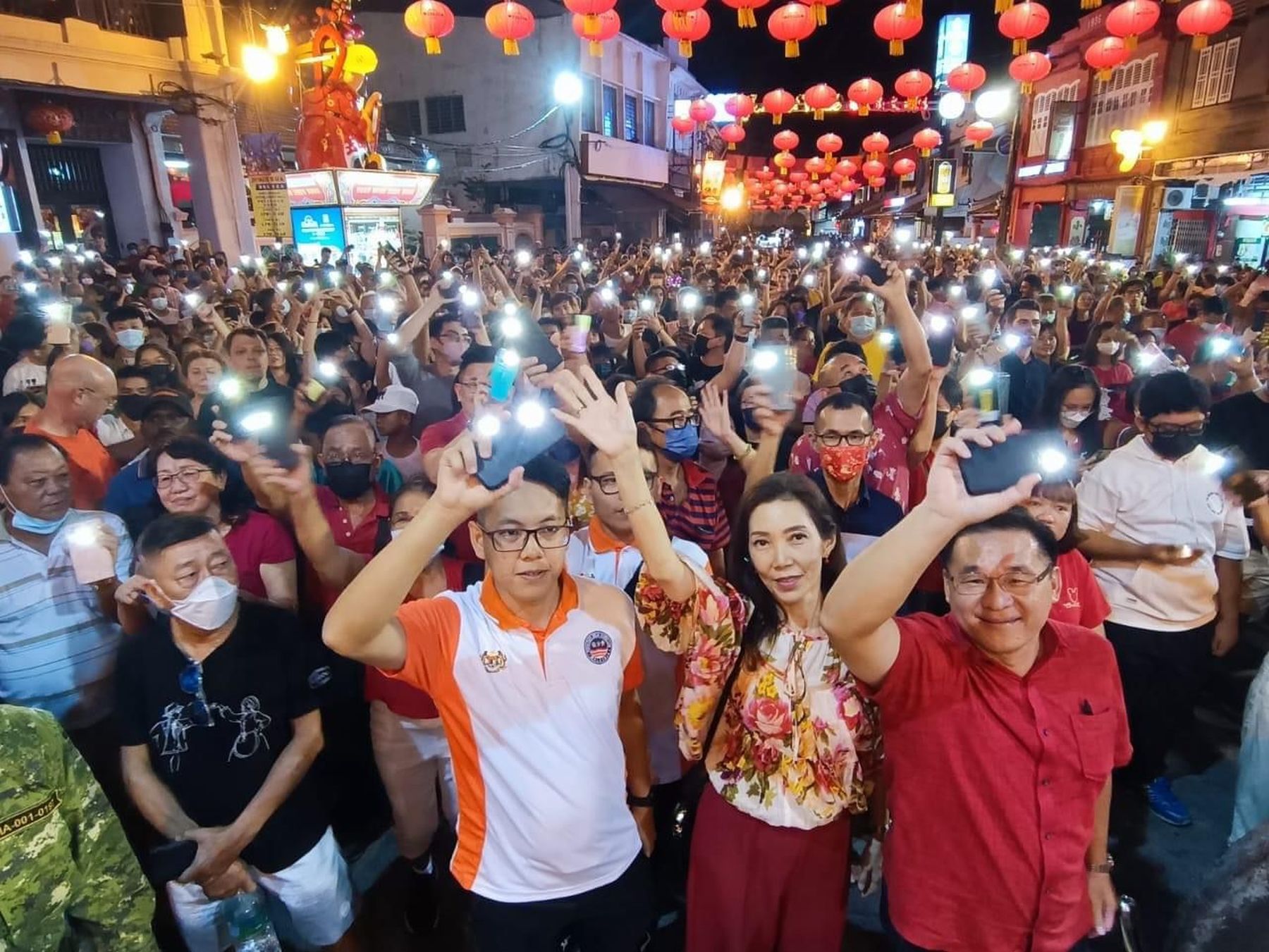（古城第二版主文）鸡场街春节有望破100万人次游览大关