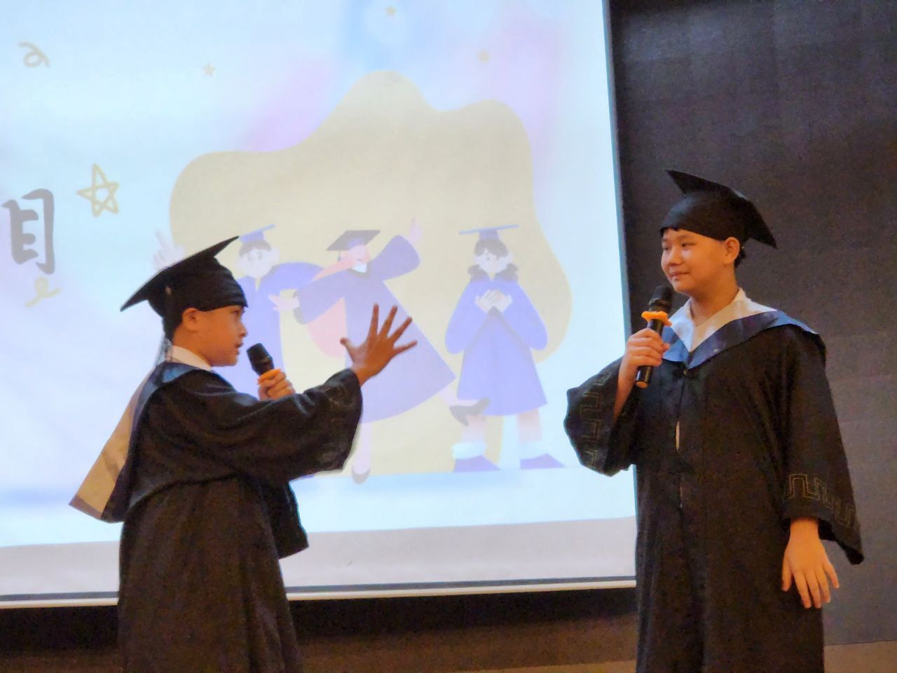 (古城第六版主文)甲培德学校高唱骊歌送44毕业生