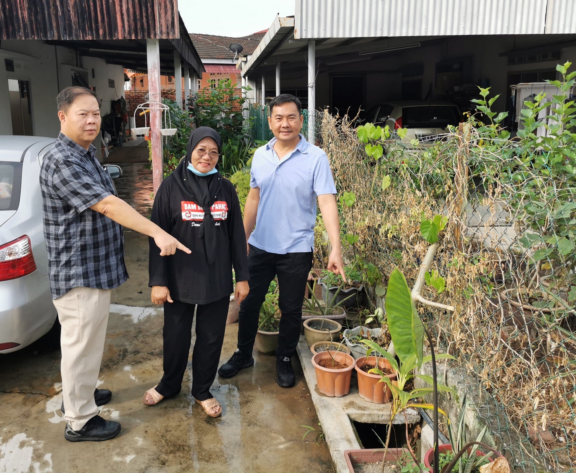 民生特工队:民宅旁狭小水沟年久失修,1年4次闪电水灾居民叫苦