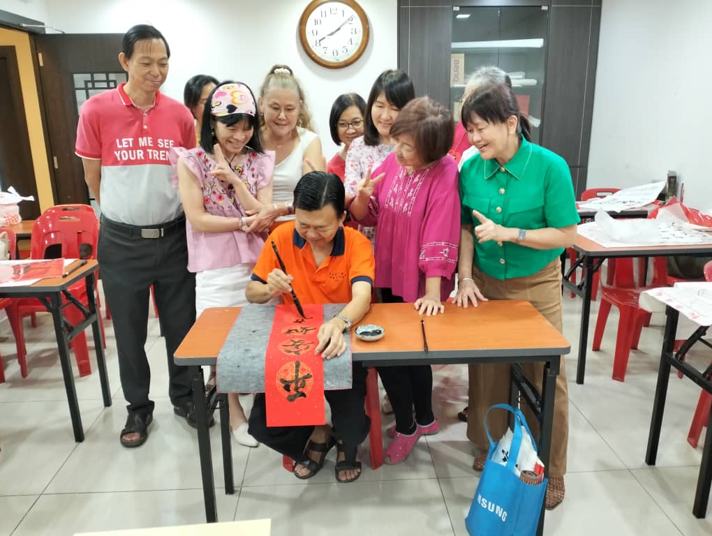 (备稿)柔:封底:【特稿】兔年水墨画书法,发挥想象力构图、取谐音字