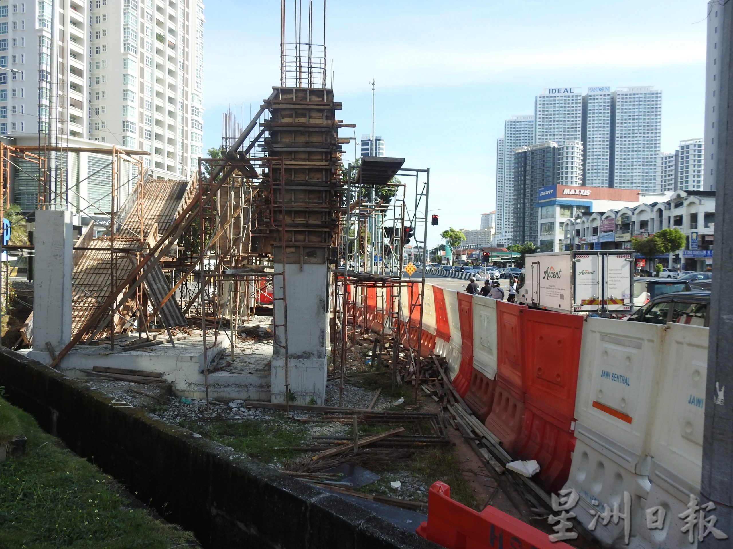 (大北马)丹绒道光路全槟最长最高行人天桥预期今年6月杪完工