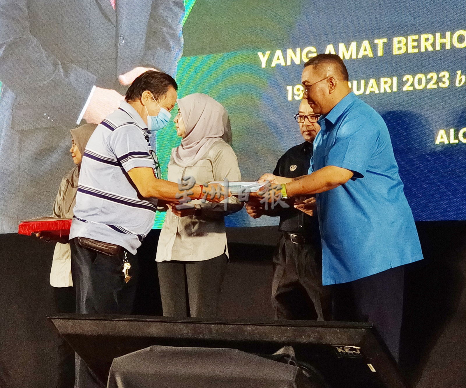 (大北马)从今年1月起,吉打州政府各部门全面采取无现金缴税措施。