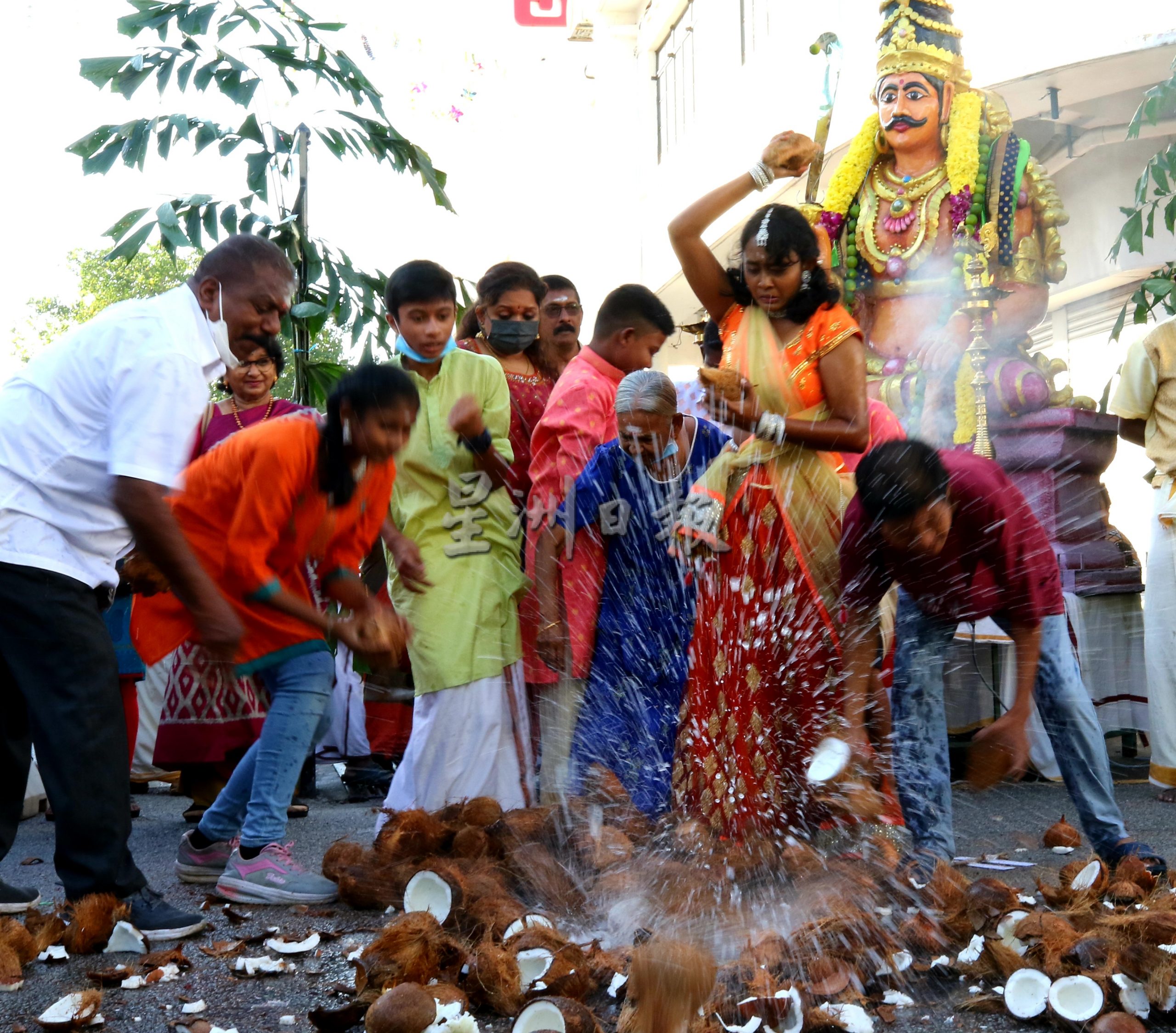 （大北马）冠病后疫情时代全面开放，大宝森节神辇游行万人空巷