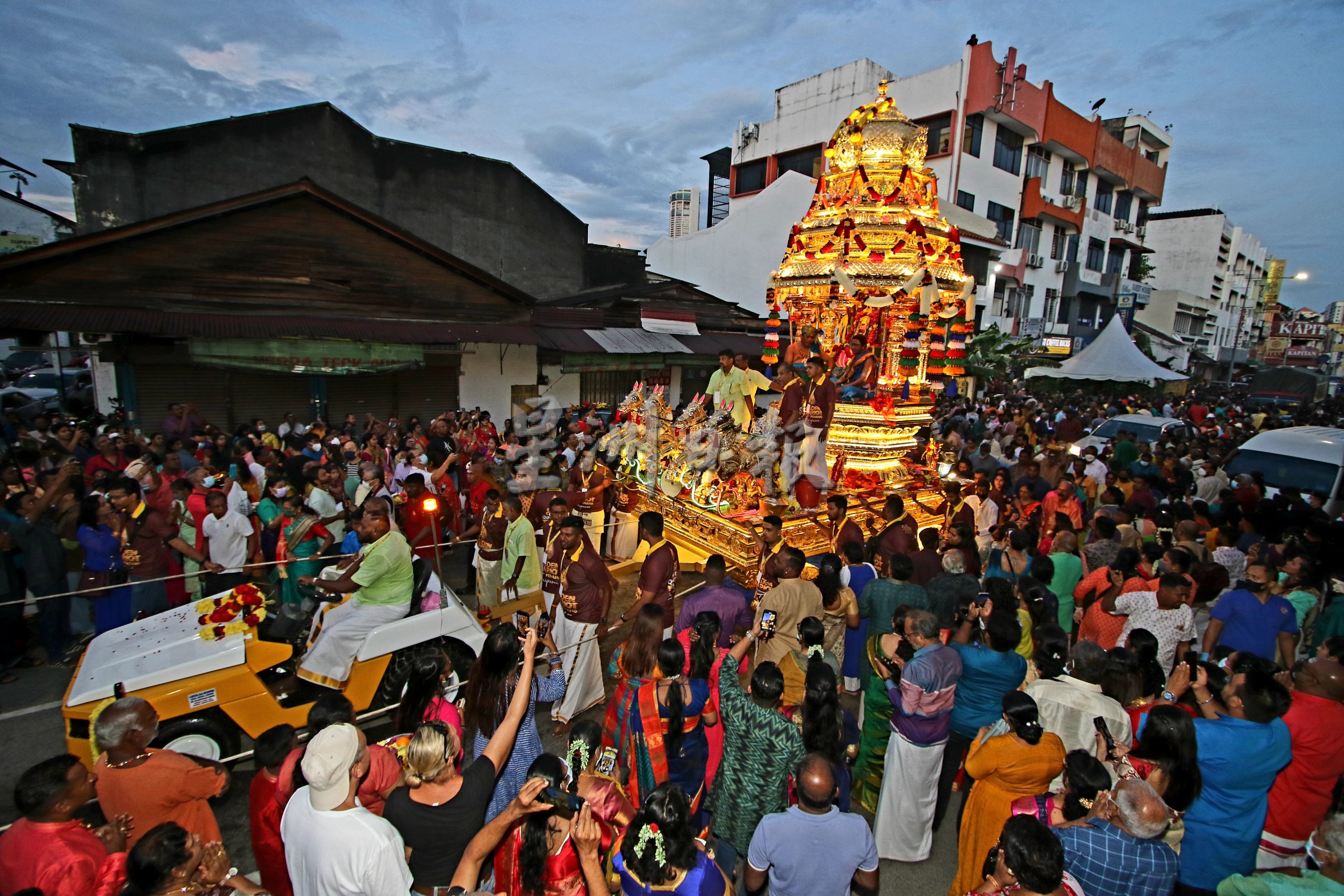 （大北马）冠病后疫情时代全面开放，大宝森节神辇游行万人空巷
