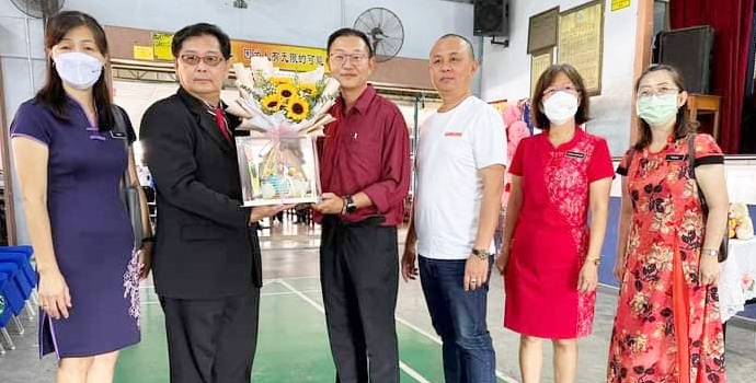 （大北马）陈订锞杏坛服务34年荣休，喜见父母及在外发展儿子随家人突现欢送会