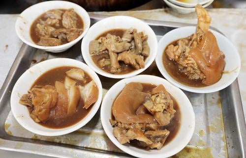 (大都会)肉骨茶价钱调涨1令吉