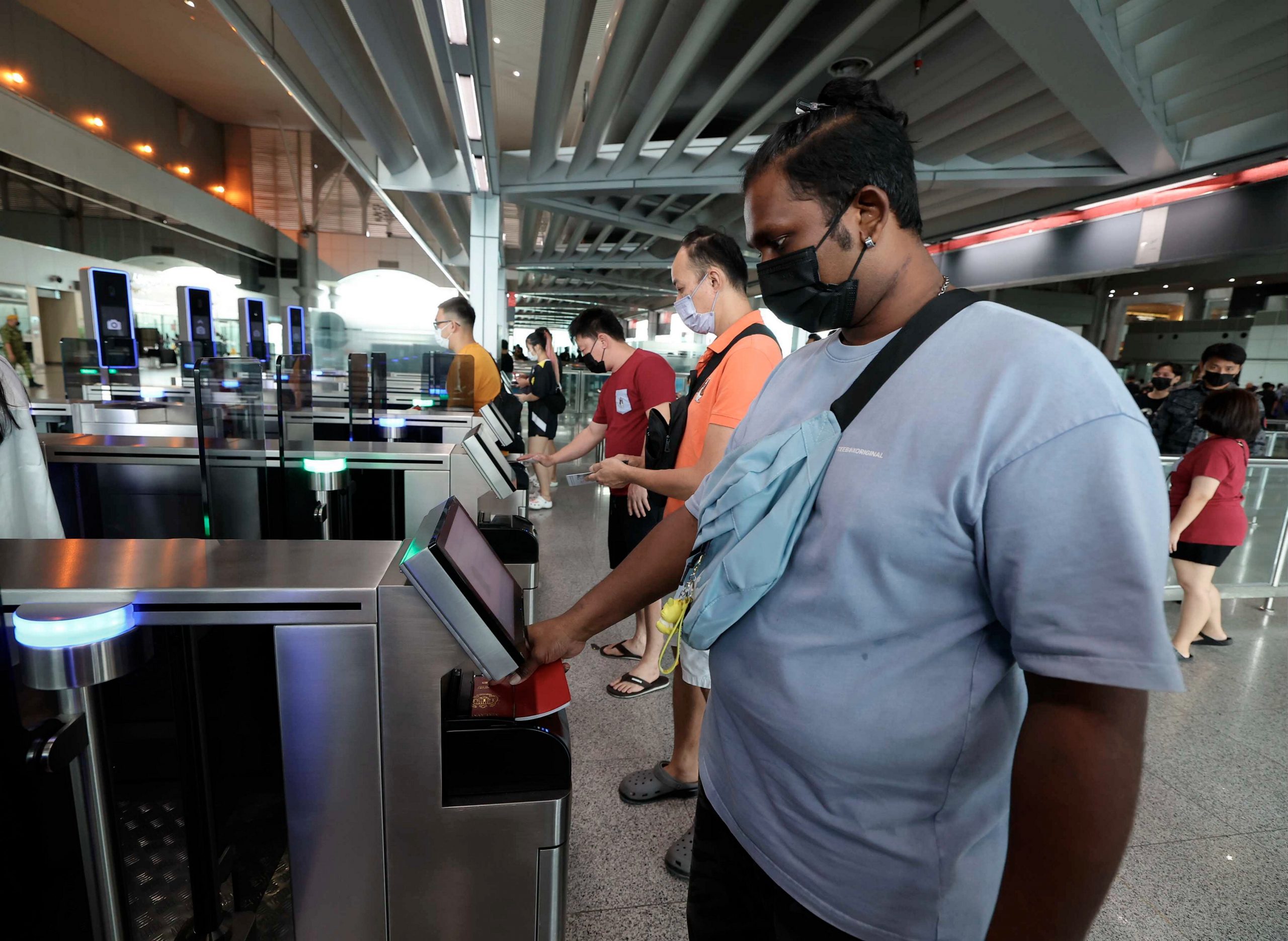 (已签发)全国:移民局总监:迅速反应小组奏效,柔2关卡拥堵情况舒缓