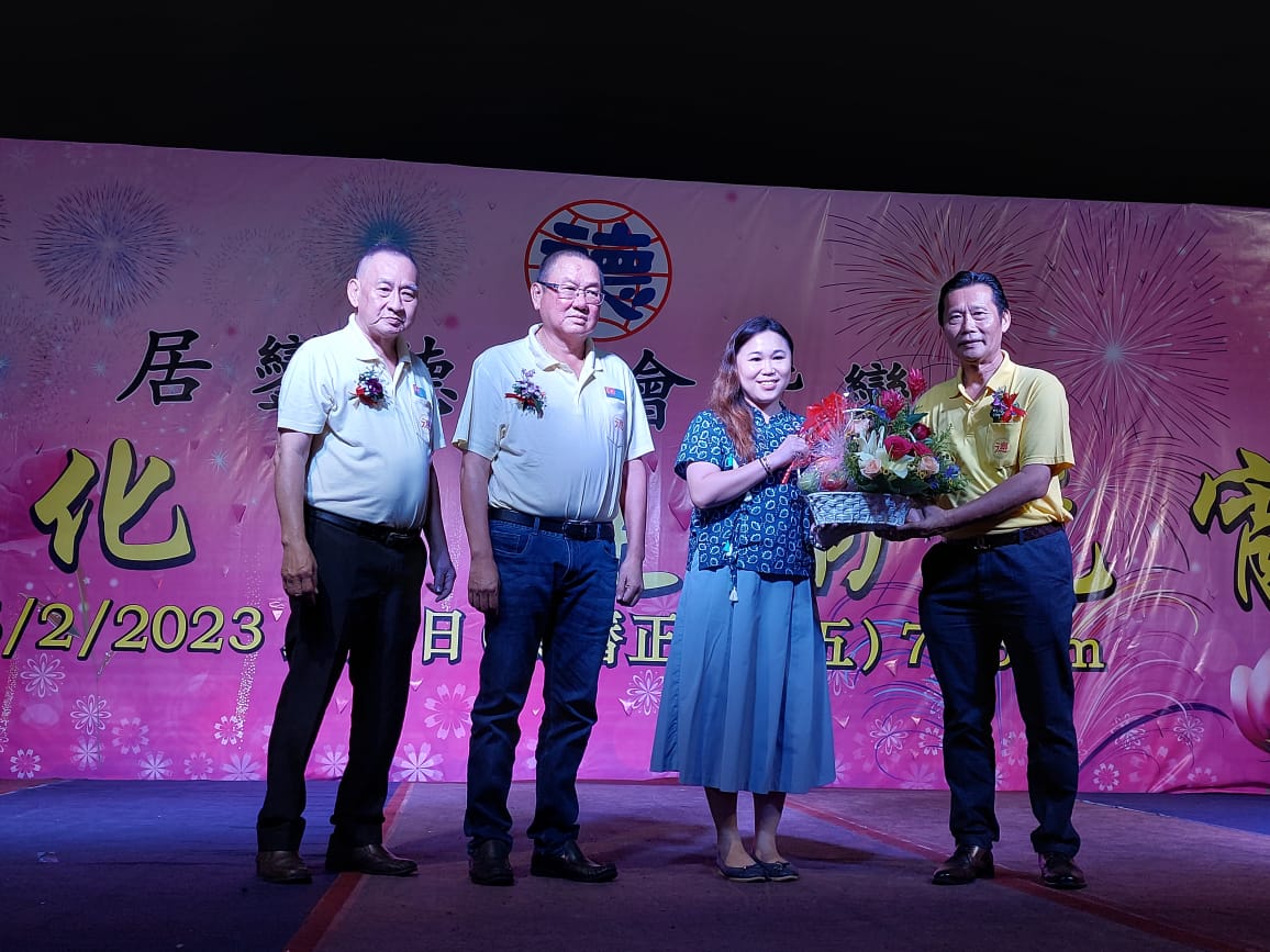 德化家庭喜闹元宵 居銮千人赏灯看表演
